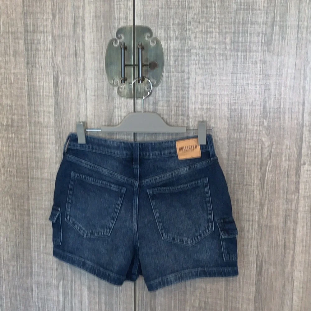 Hollister Ultra High Rise Mom Shorts‎